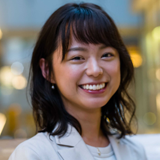 伴田 有香 氏